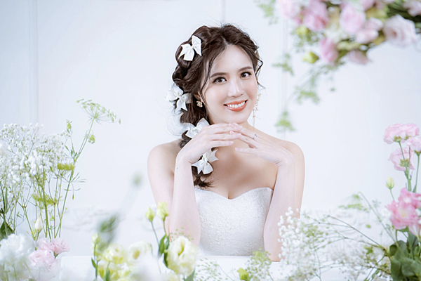 全程棚拍也能擁有百變風格│全方面的婚紗攝影專業團隊│伊頓婚紗
