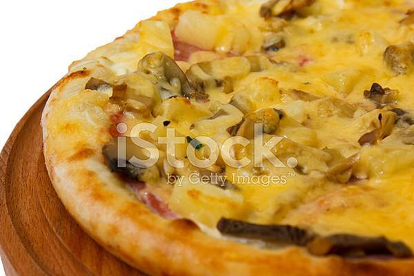 24949960-baked-mushrooms-pizza-fast-dinner-crust-italian-food-cheese-isol.jpg