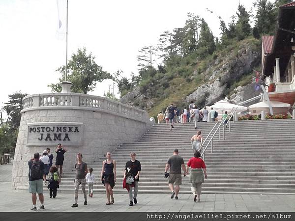 Postojna Cave Language guide