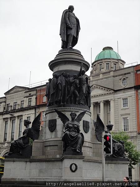 08733The O'Conell Monument.JPG