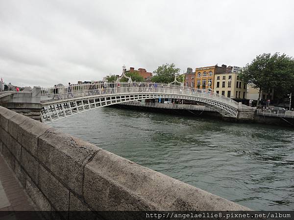 08844Ha'Penny Bridge 1816.JPG