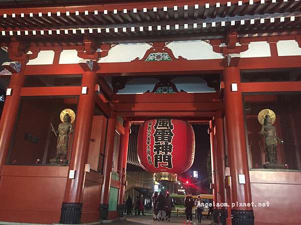 日本東京 東京必去景點淺草寺 雷門 白天 夜晚不一樣的美麗 Angelaom的部落格 痞客邦