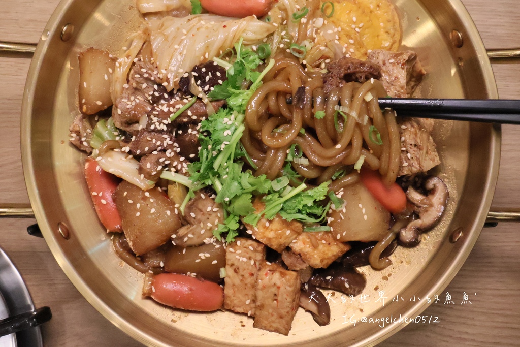 /tmp/phpLfgLTN /tmp/phpLfgLTN