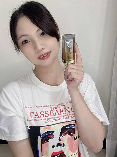 POETRYDANI 霧感遮瑕隔離乳 試用