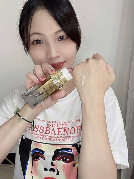 POETRYDANI 霧感遮瑕隔離乳 試用