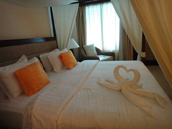 飯店以為我們來度蜜月，還幫我們弄愛心!!!