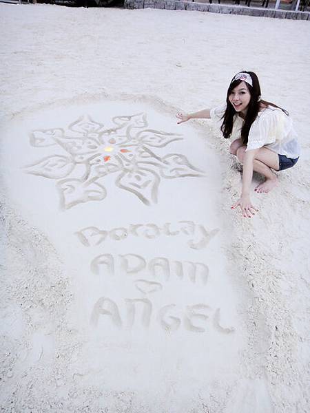 結果做沙畫的弟弟說:whats ur name