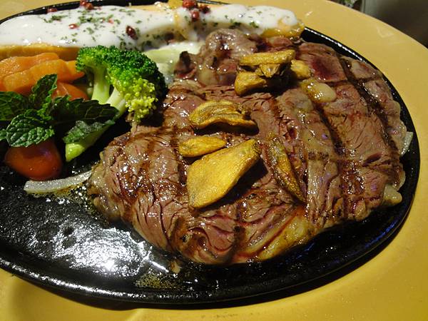 香草蒜香奶遊紐西蘭沙朗牛排460元