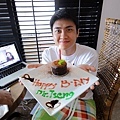 壽星寶寶跟他的生日蛋糕