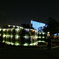 161-造型花牆區及流行館夜景.JPG