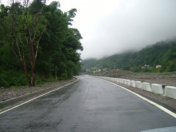 重建後的桐林道路