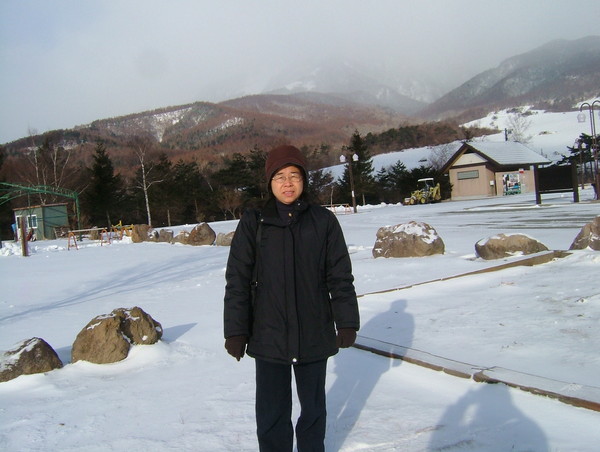 為了看富士山，在清里高原忍受寒風刺骨的冷