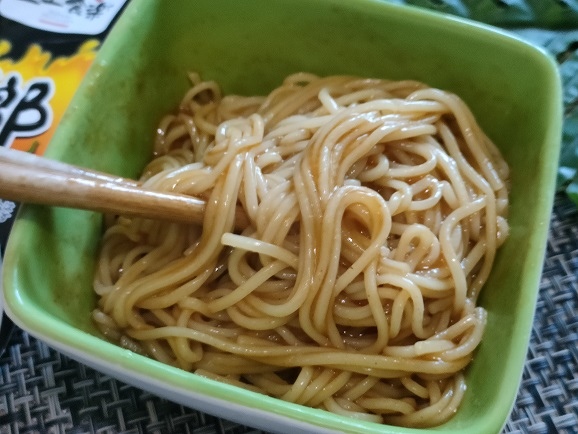 宵夜推薦高評價～【燃太郎辣拉麵(乾)】煮法簡單上手，好市多就