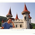 水晶城堡前的帥帥照