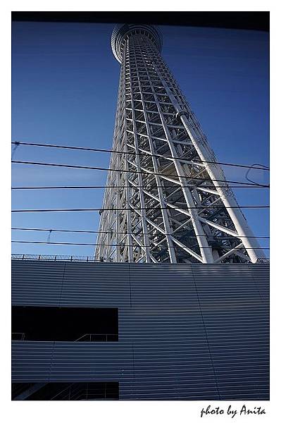 sky tree，這是我離它最近的一瞬~中文名晴空塔