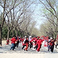 在天壇公園裡看到有人跳舞