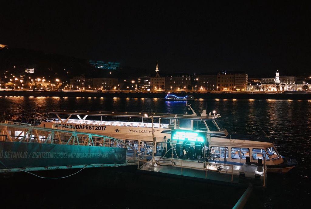 blog 借傳-budapest_181028_0130.jpg