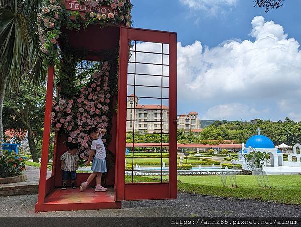 西湖渡假村-親子渡假好所在、歐洲花園廣場、表演秀、恐龍、泡泡