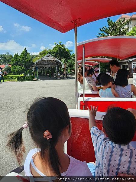 西湖渡假村-親子渡假好所在、歐洲花園廣場、表演秀、恐龍、泡泡