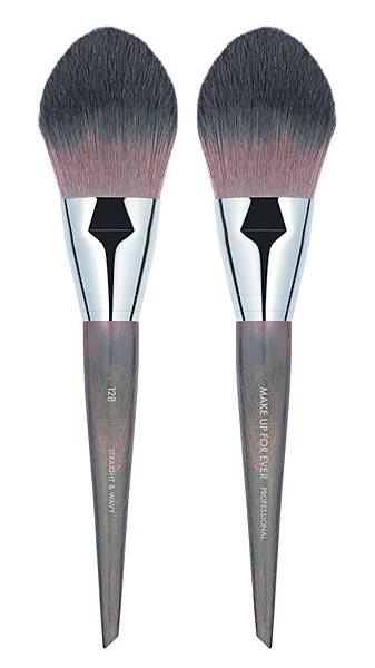 MUFE Brushes_128 精準蜜粉刷Precision Powder Brush_售價1800_S.jpg