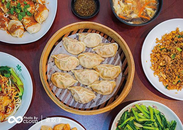 蒸餃子｜台中南屯美食 東興路必吃 餃子、熱炒、麵食｜克羅德先