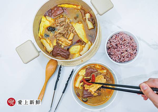 川味水煮牛 聖凱師聯名鍋物 愛上新鮮必買 冷凍美食 麻辣鍋 