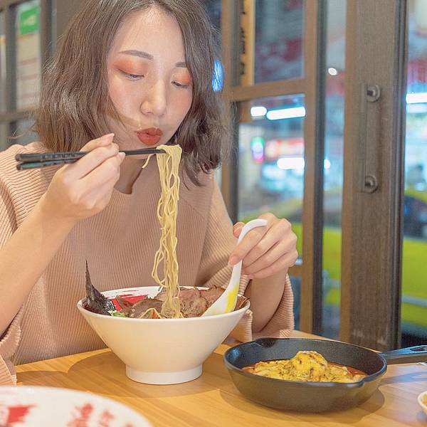 台北 松山區 濃氣屋 壽ラーメン拉麵1.JPG