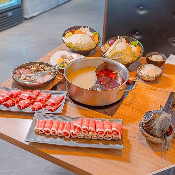 台北 中山區 撈啥鍋物 麻辣鴛鴦鍋 3.jpeg