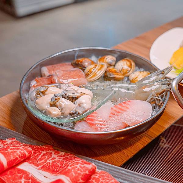 台北 中山區 撈啥鍋物 麻辣鴛鴦鍋 6.jpeg