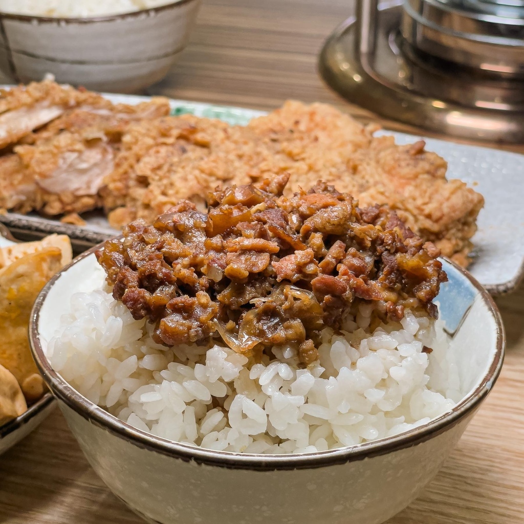 桃園 桃園區 微笑香菇肉飯 龍安街 便當 餐盒 外帶 小火鍋 6.jpg