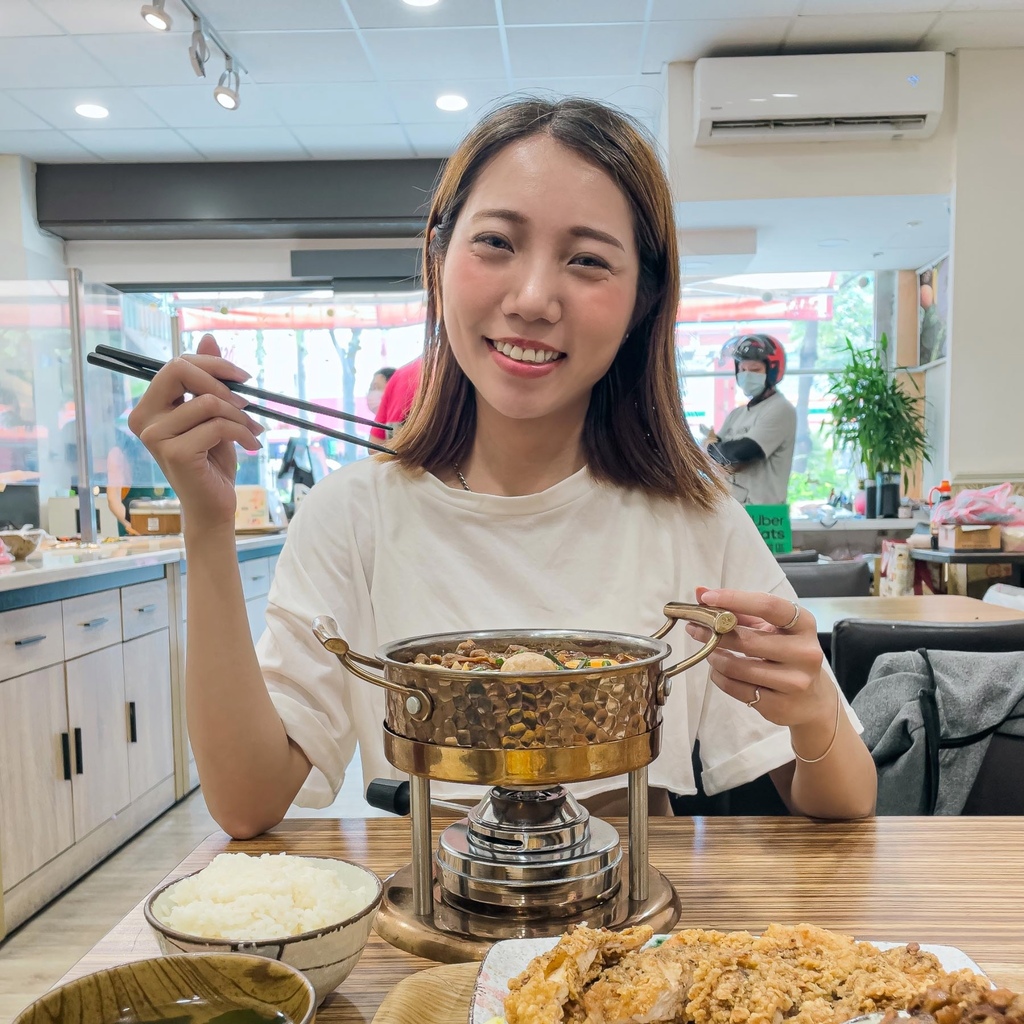 桃園 桃園區 微笑香菇肉飯 龍安街 便當 餐盒 外帶 小火鍋 15.jpeg