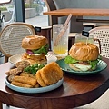 台北 內湖區 Takeout burger&cafe 漢堡 早午餐 貓咪 9.jpg