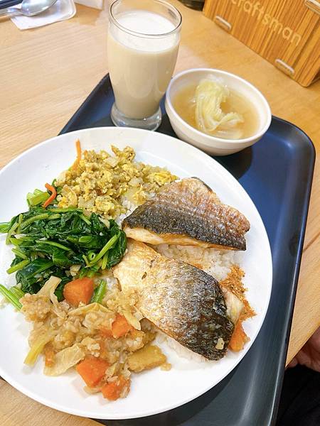 (((小港美食)))2025近膳餐盒｜原型食物｜蔬食｜沙拉｜