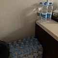 房內有14*2共28瓶水