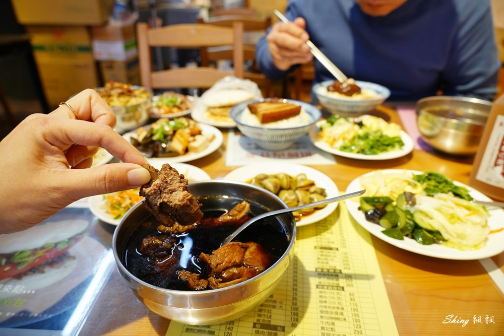 台中宵夜必吃滷肉飯-中藥滷汁祖傳爌肉飯 31.JPG