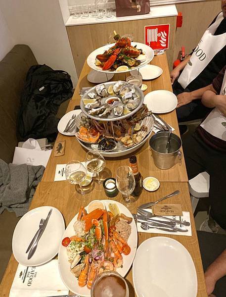 荷蘭自助行 阿姆斯特丹 美食推薦 The Seafood Bar Squi 海鮮大餐  目目愛旅行