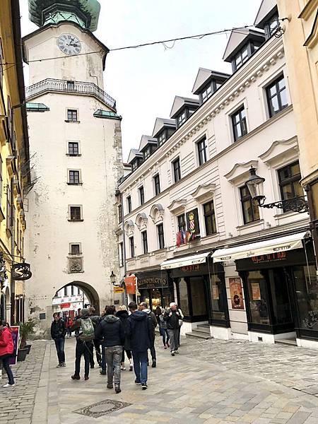 斯洛伐克 Slovakia 會跳舞的布拉提斯拉瓦 Bratislava 目目愛旅行