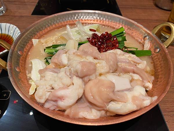 台北美食 天母SOGO美食「黑毛屋」日本A5和牛鍋物 目目愛旅行