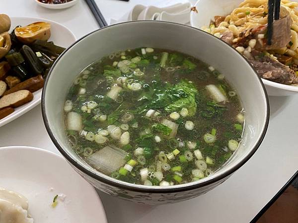 台北美食 大同區 推薦 老地方牛肉麵食館  目目愛旅行