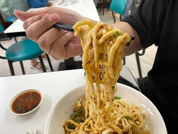 台北美食 大同區 推薦 老地方牛肉麵食館  目目愛旅行