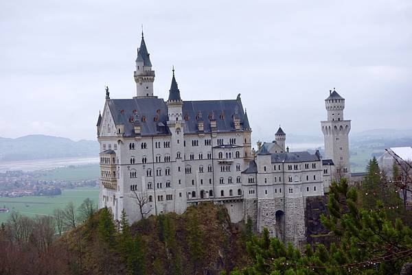 德國 真實版迪士尼新天鵝堡(Neuschwanstein Castle) 加米施小鎮 吃道地"德式風味豬腳"  ★目目愛旅行★