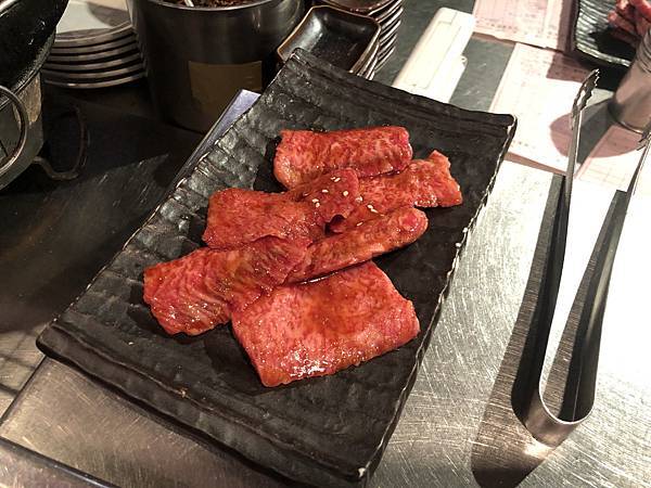 【台北美食】東區燒肉｜米其林一星【大腕燒肉】銷魂的油花讓你大口滿足不失望