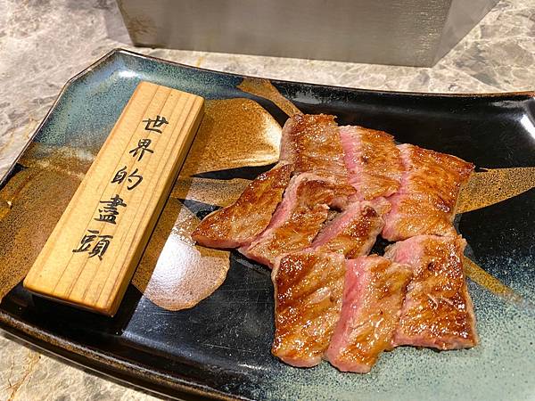 【台北美食】「樂軒松阪亭」A5和牛關西風壽喜燒+燒肉、打造京都風庭園，宛如置身日本