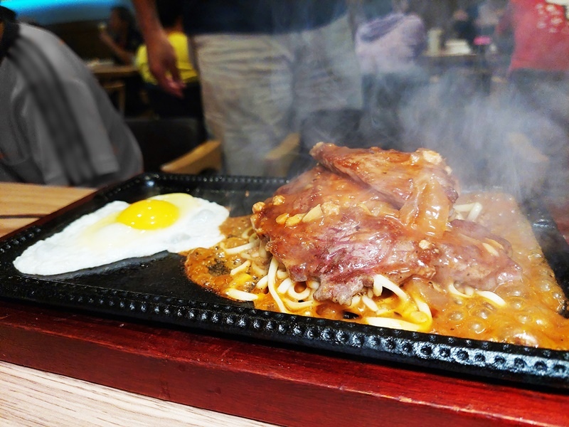 台南新營美食 成功牛排新營店 超划算平價牛排 烤吐司、飲料及