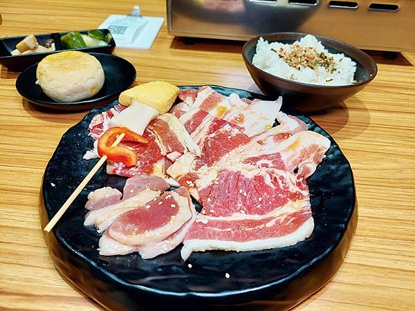 台南新營美食  花燒肉-【個人燒肉】新營店 湯品、飲料、小菜