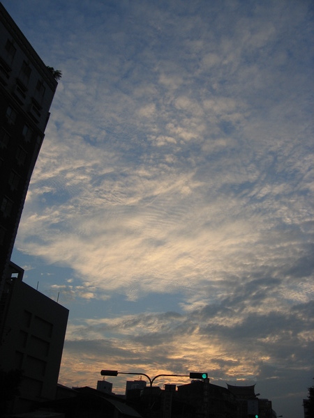 10.25下班後的天空