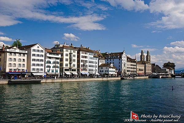 The Limmat in the old town of Zürich