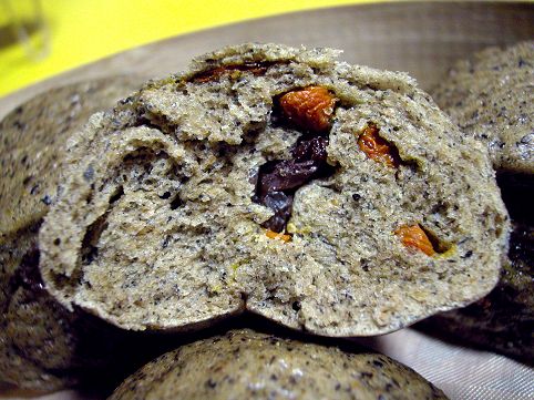 首烏芝麻雜糧饅頭撥開照-0.jpg 首烏芝麻雜糧饅頭撥開照-0.jpg