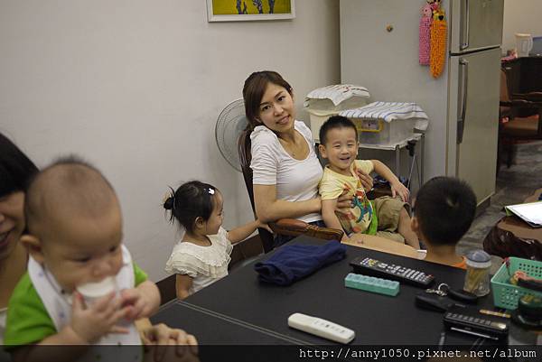 新媳婦兒~~臉超不圓...P1100367