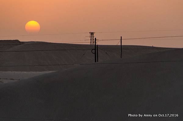 塔克拉瑪干沙漠夕陽